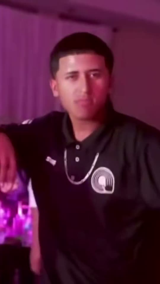 Dime Dime Baby meme at 2 seconds: the guy grooves at the party