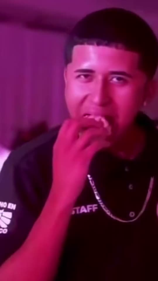 Dime Dime Baby meme at 3.3 seconds: the guy bites a concha
